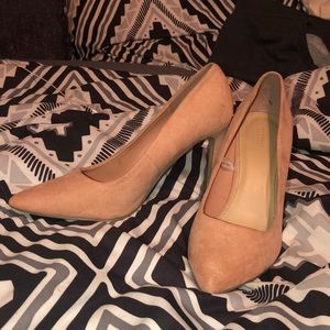 Light pastel pink heels